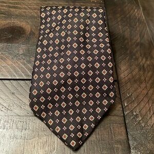 Tommy Hilfiger tie.